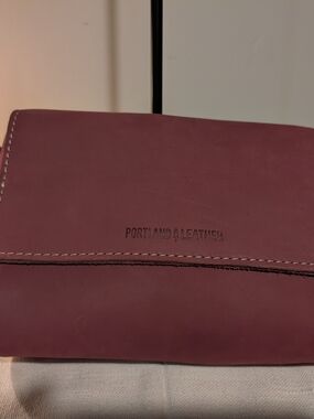 Portland Leather Woman's Mauve Leather Crossbody Like New